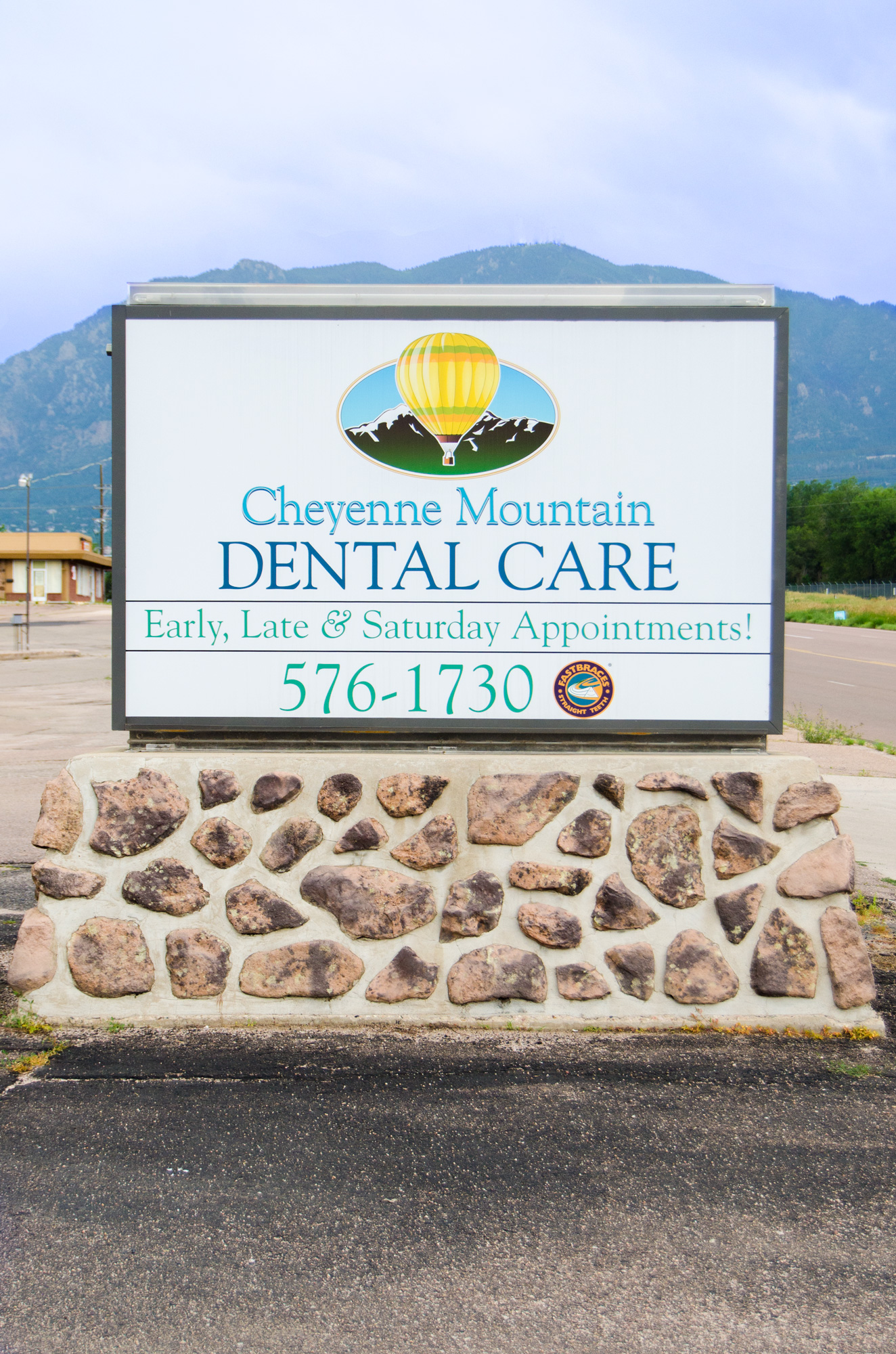 Cheyenne Mountain Dental Care Exterior Sign